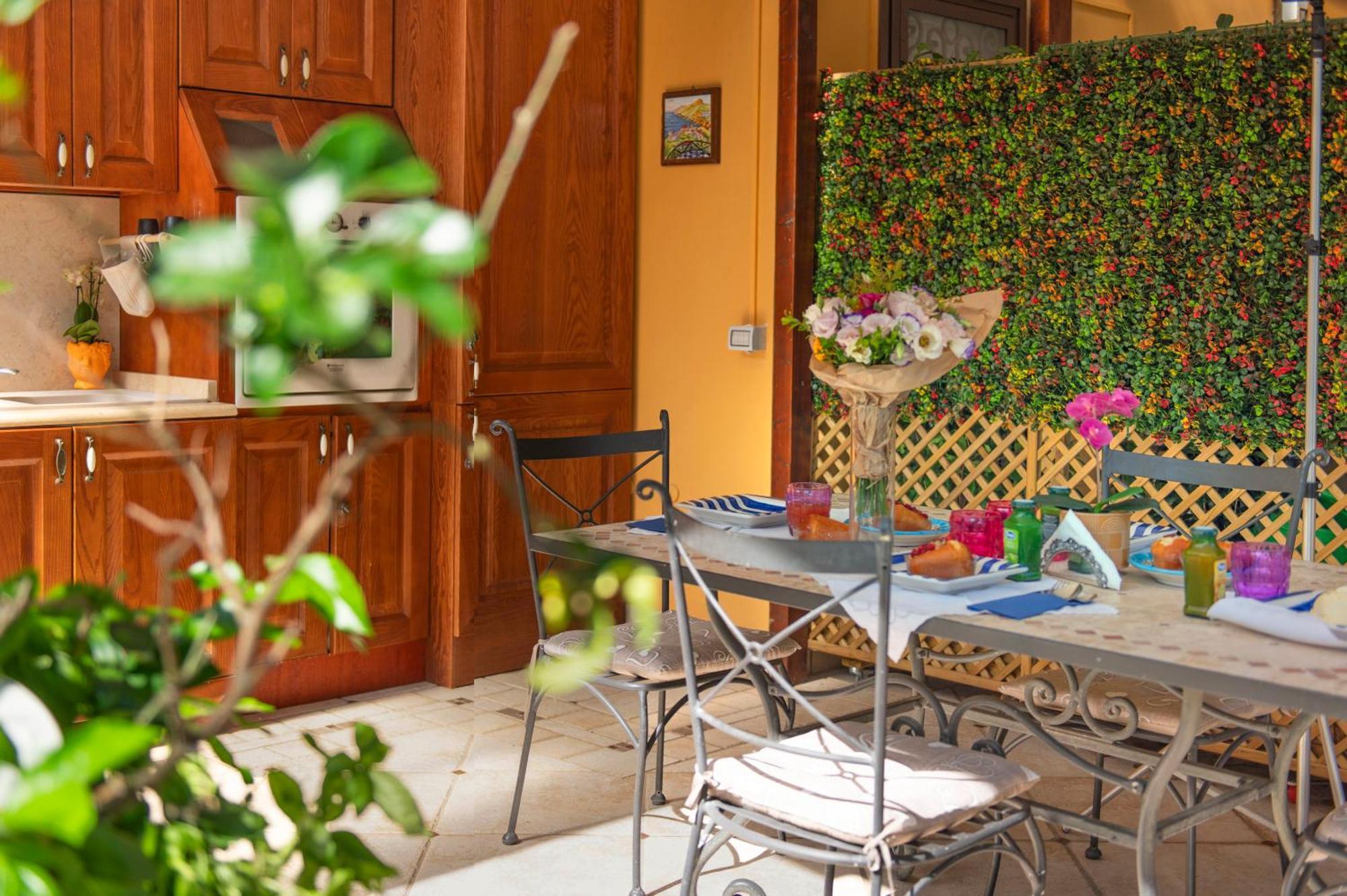 Relais Sorrento Terrace And Relax Bed & Breakfast Екстериор снимка