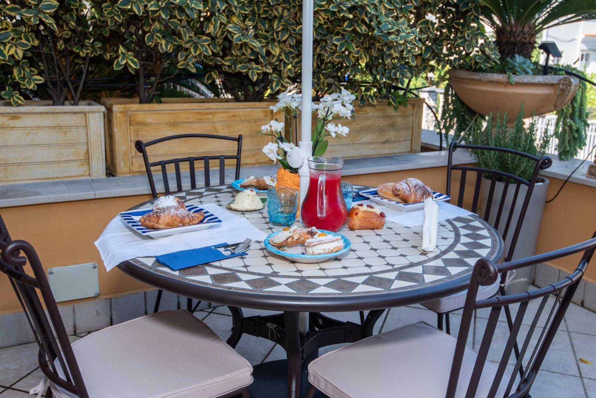 Relais Sorrento Terrace And Relax Bed & Breakfast Екстериор снимка