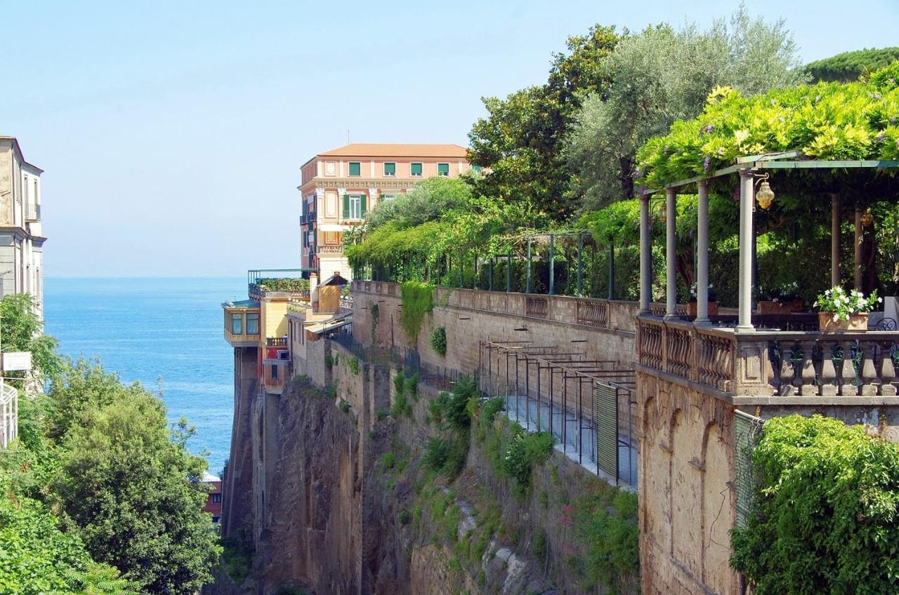 Relais Sorrento Terrace And Relax Bed & Breakfast Екстериор снимка