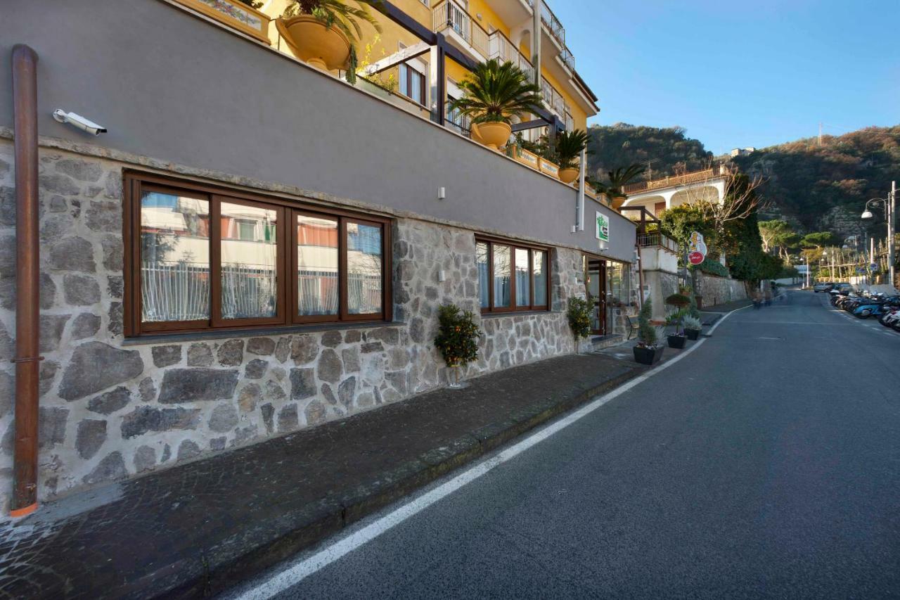 Relais Sorrento Terrace And Relax Bed & Breakfast Екстериор снимка